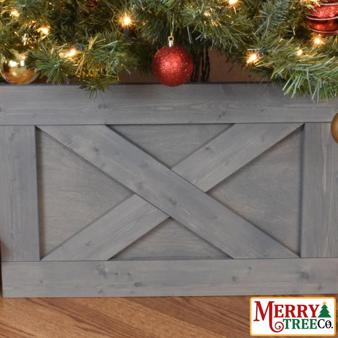 Close up of Rustic X tree collar design.